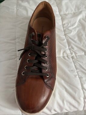 Magnanni Brown Leather lace up Sneakers with White Sole